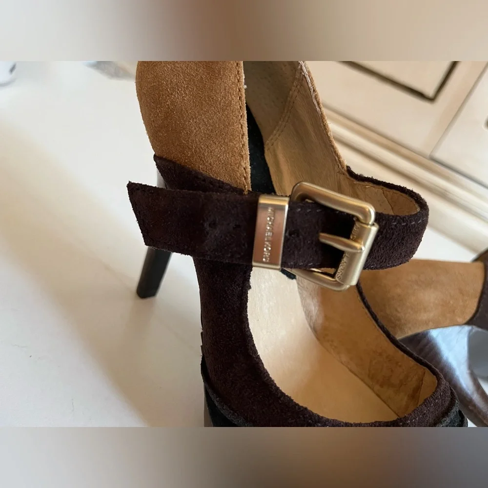 MICHAEL Michael Kors Brown Tan Black Suede Maryjane Gold buckle Pump Size 6.5